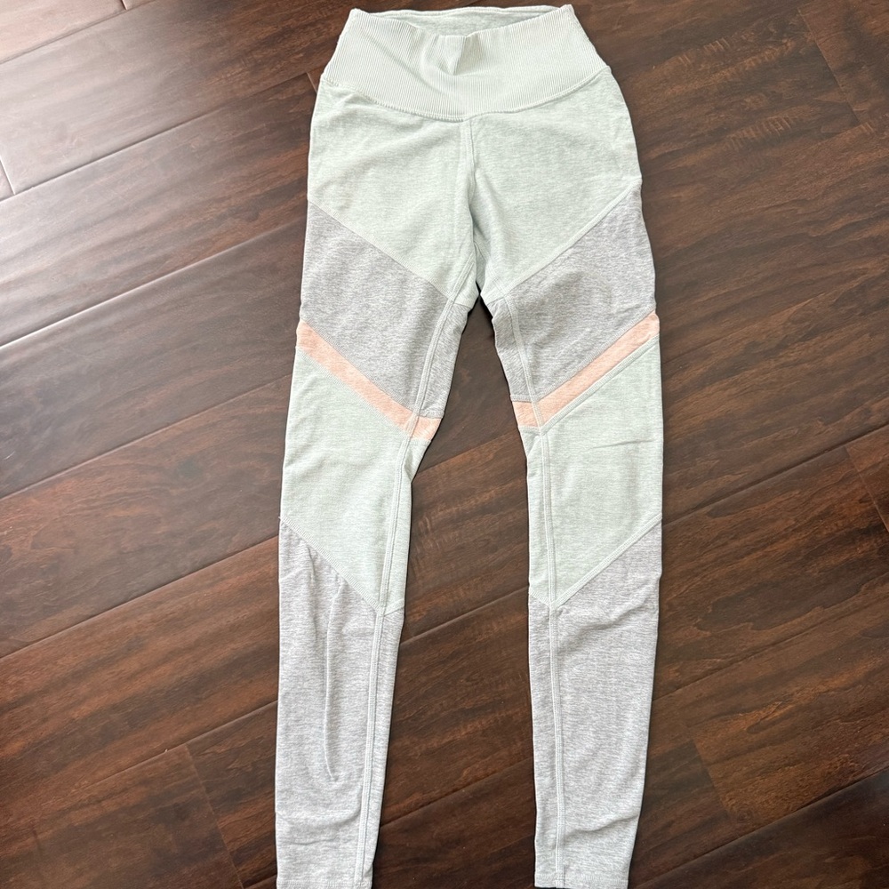Alo Light Blue/Gray/Pink Athletic Leggings